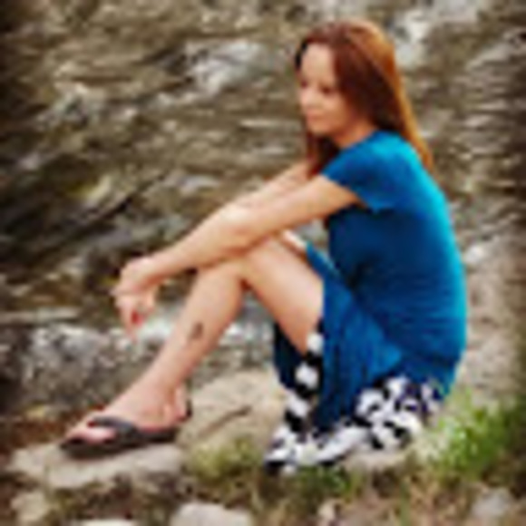 Meet your Posher, Tonya - Picture 1 of 1